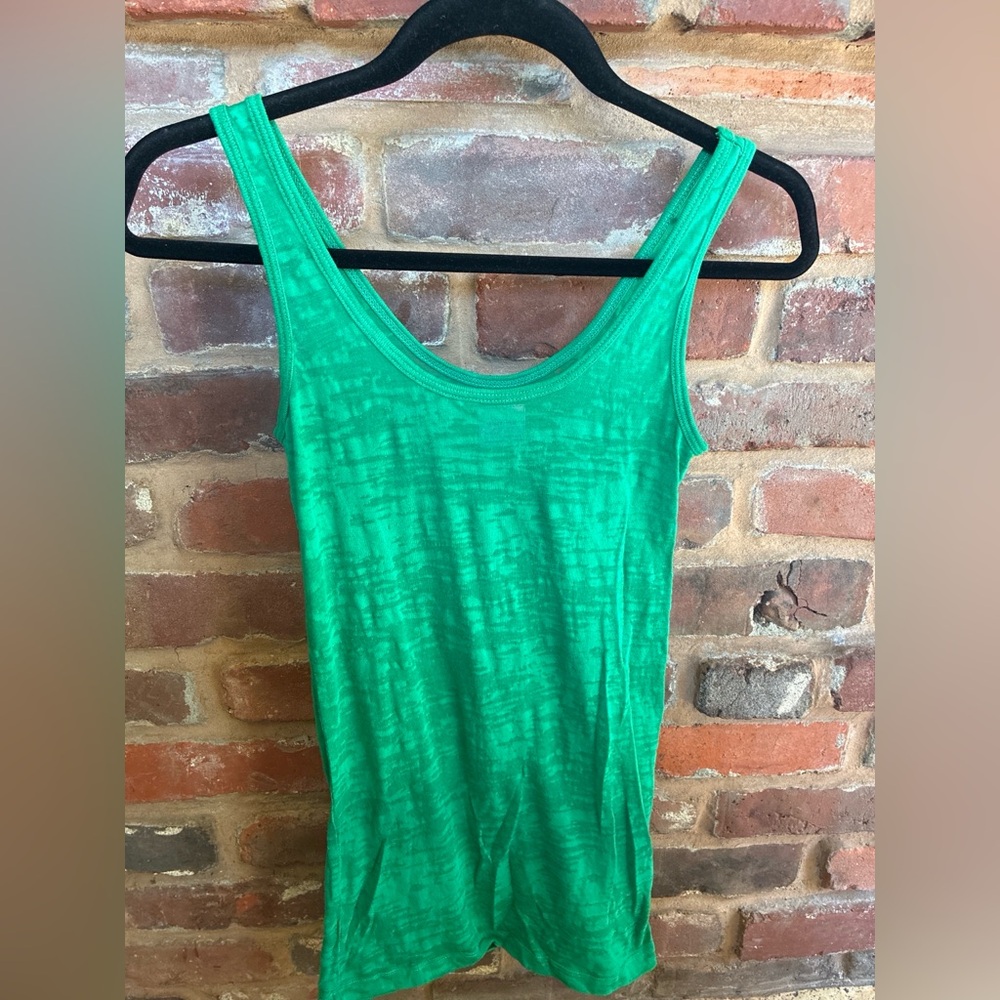 e.vil - Women’s Green Tank Top - Lightweight size M